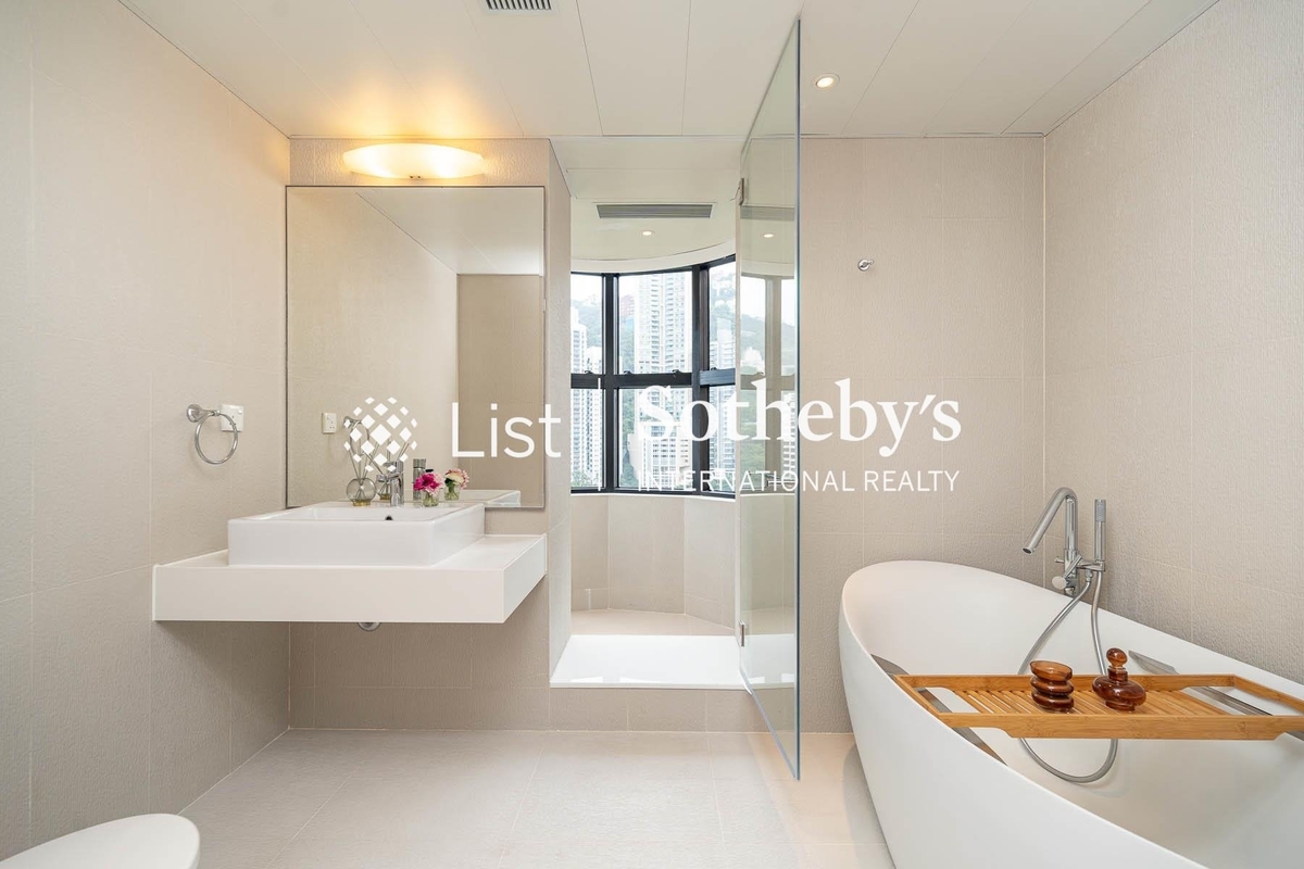 Queen's Garden 裕景花園 | Master Bathroom