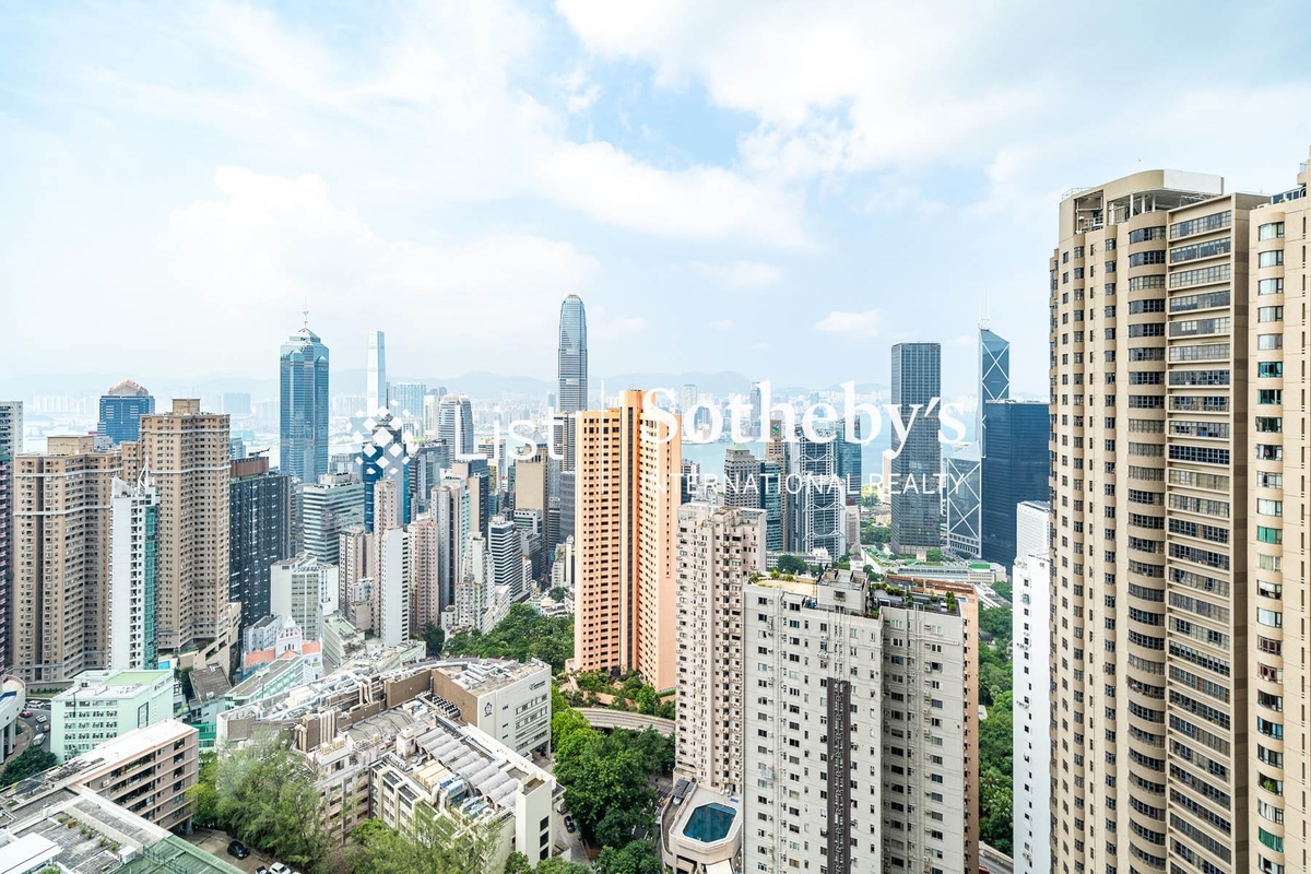 Queen's Garden 裕景花園 | View from Living and Dining Rooms