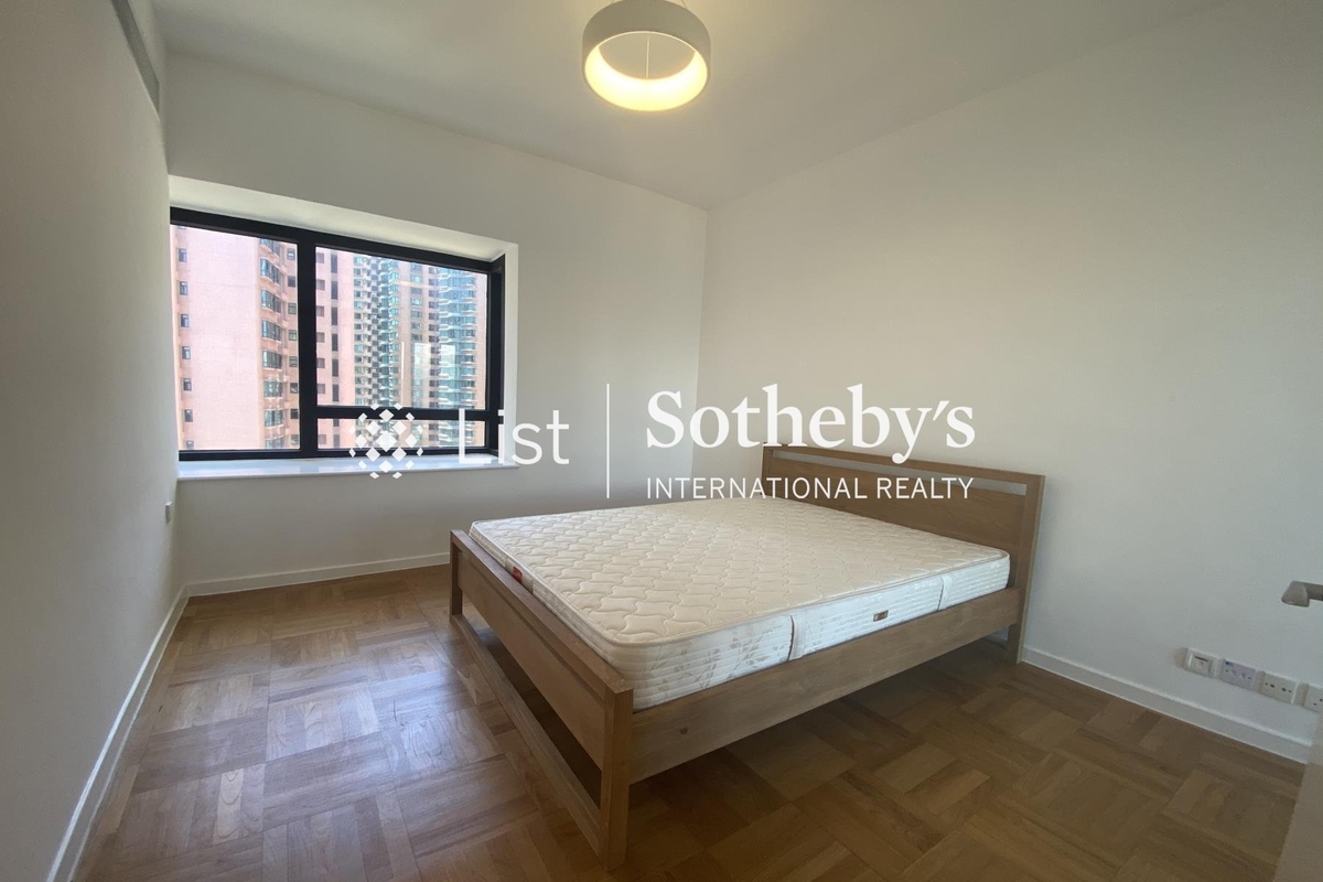 Queen's Garden 裕景花園 | Master Bedroom