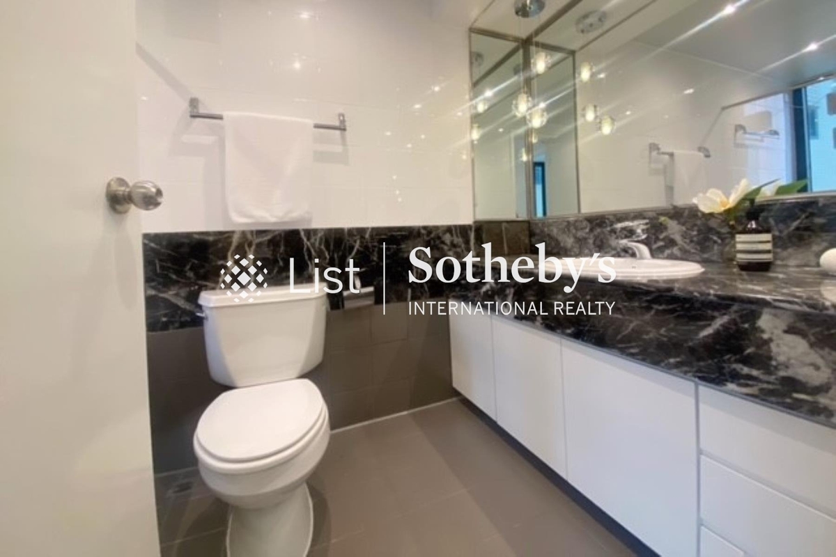 Queen's Garden 裕景花园 | Second En-suite Bathroom