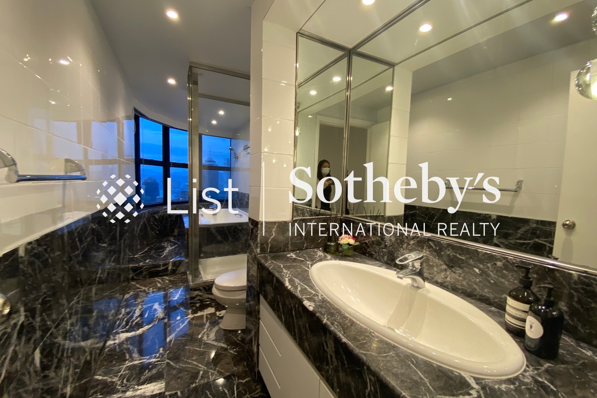 Queen's Garden 裕景花園 | Master Bathroom