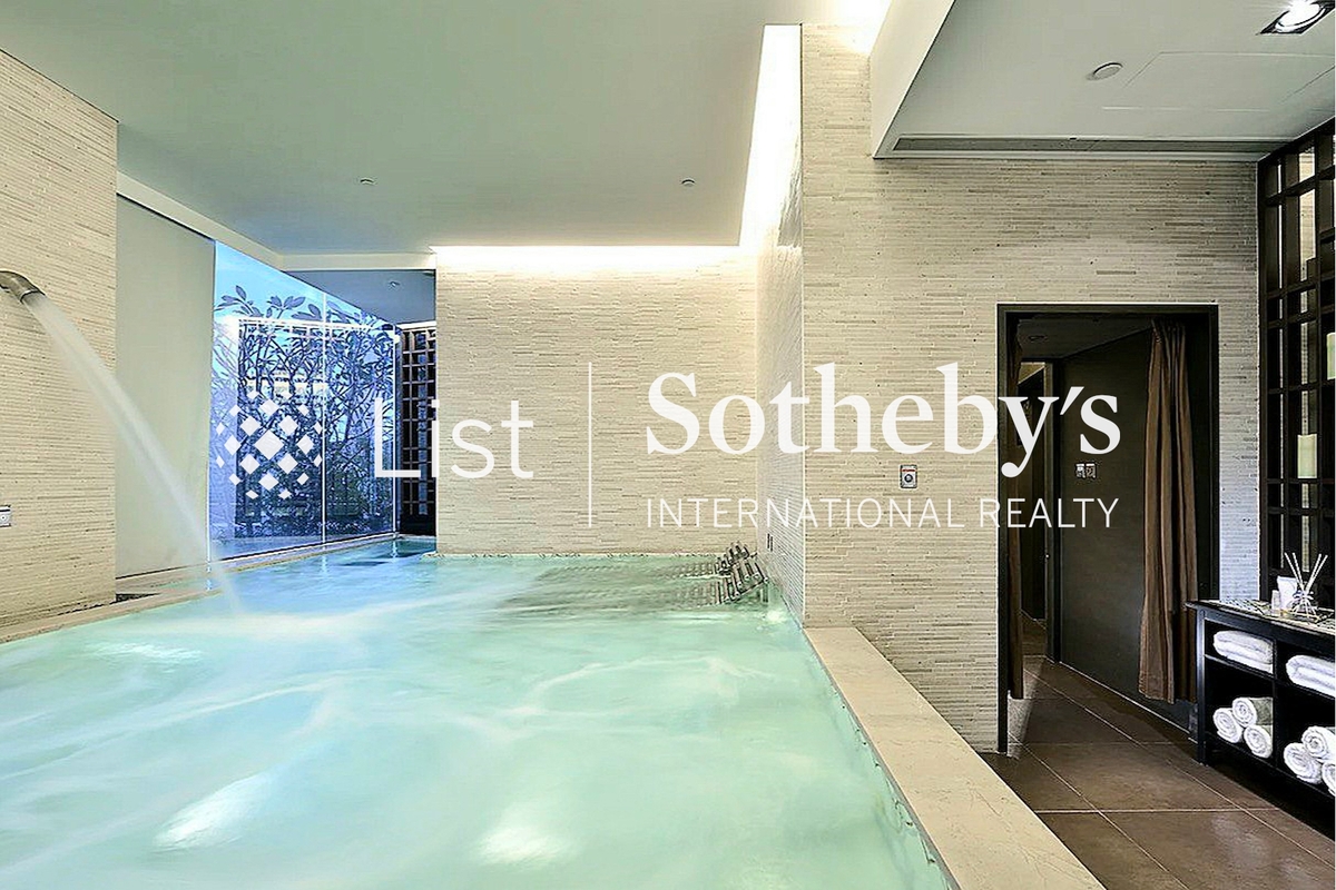 Queen's Garden 裕景花园 | Jazzuzi in Club House