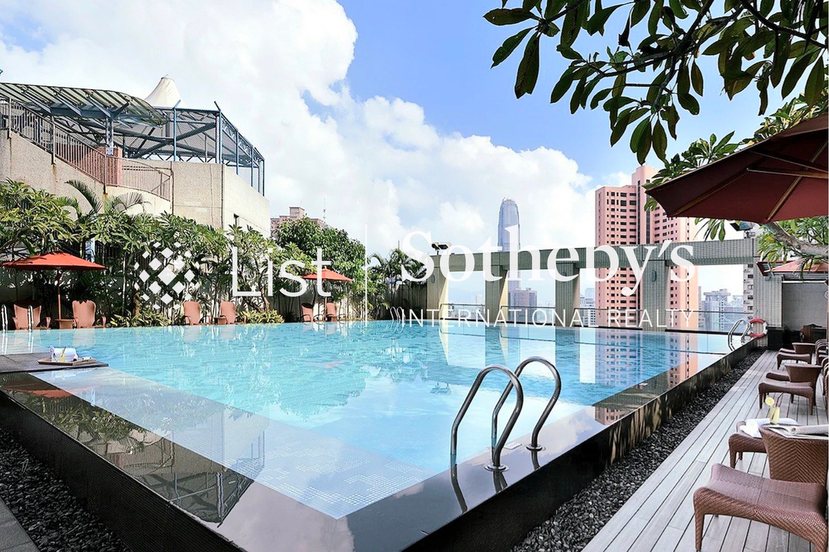 Queen's Garden 裕景花园 | Communal Outdoor Swimming Pool