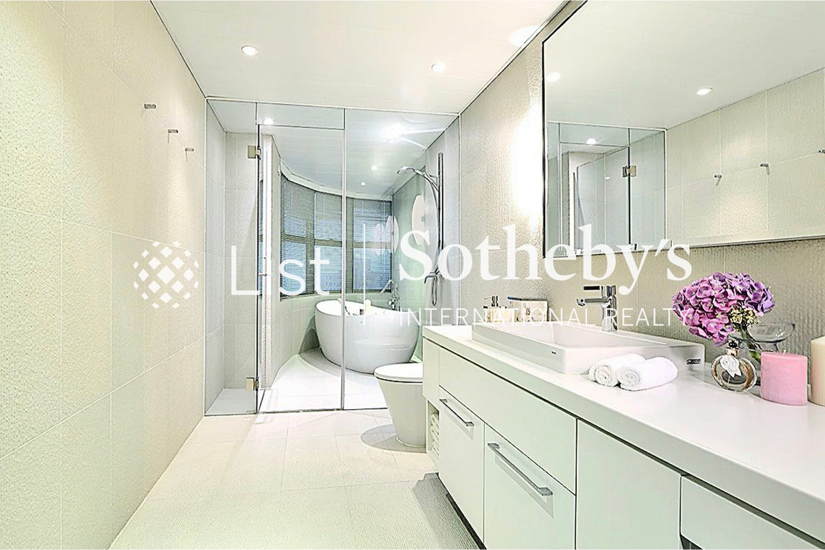 Queen's Garden 裕景花园 | Master Bathroom