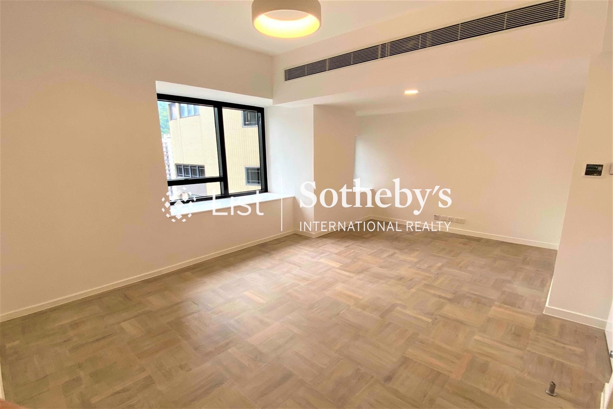 Queen's Garden 裕景花園 | Third En-suite Bedroom