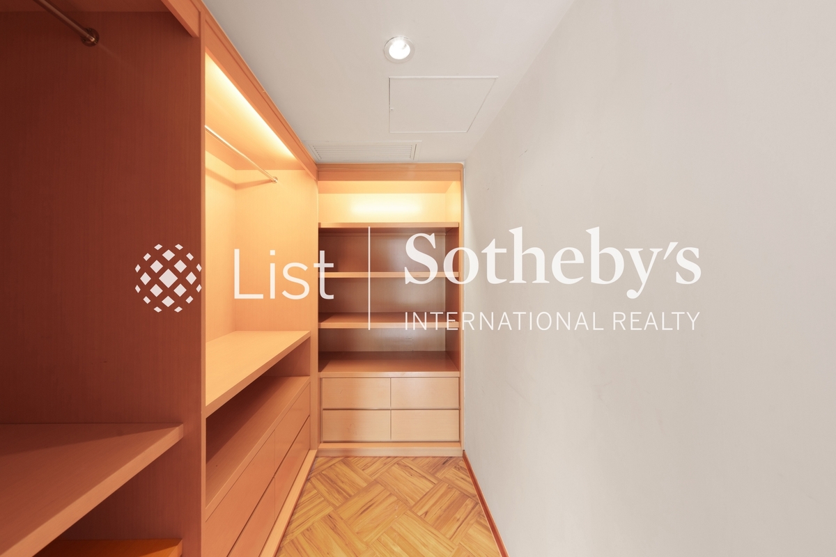 3 Headland Road 赫兰道3号 | Walk-in Closet in Master Bedroom 