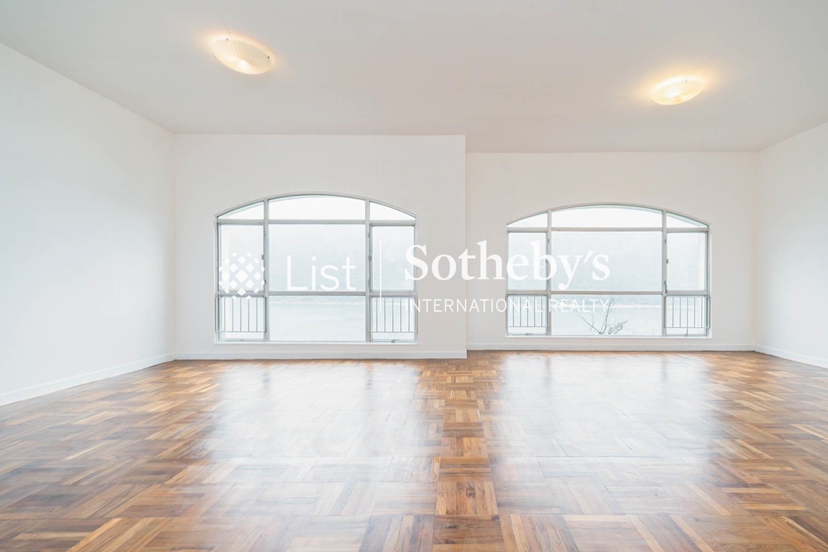 Redhill Peninsula 紅山半島 | Living and Dining Room