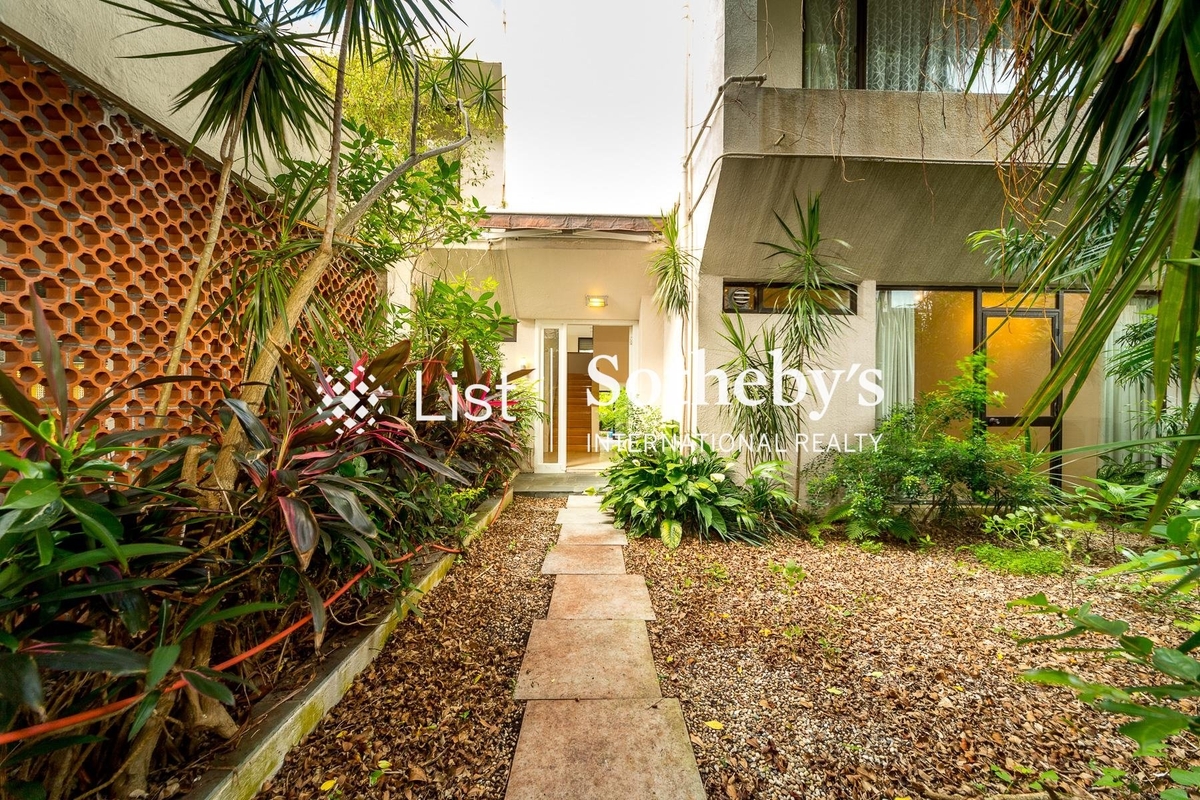 Stanley Knoll 赤柱山莊 | Private Garden off Living Room