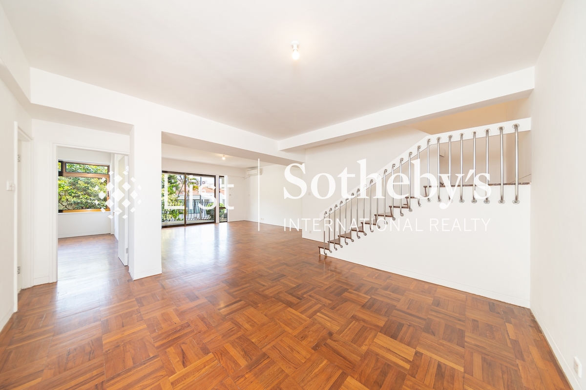 Stanley Knoll 赤柱山莊 | Living and Dining Room