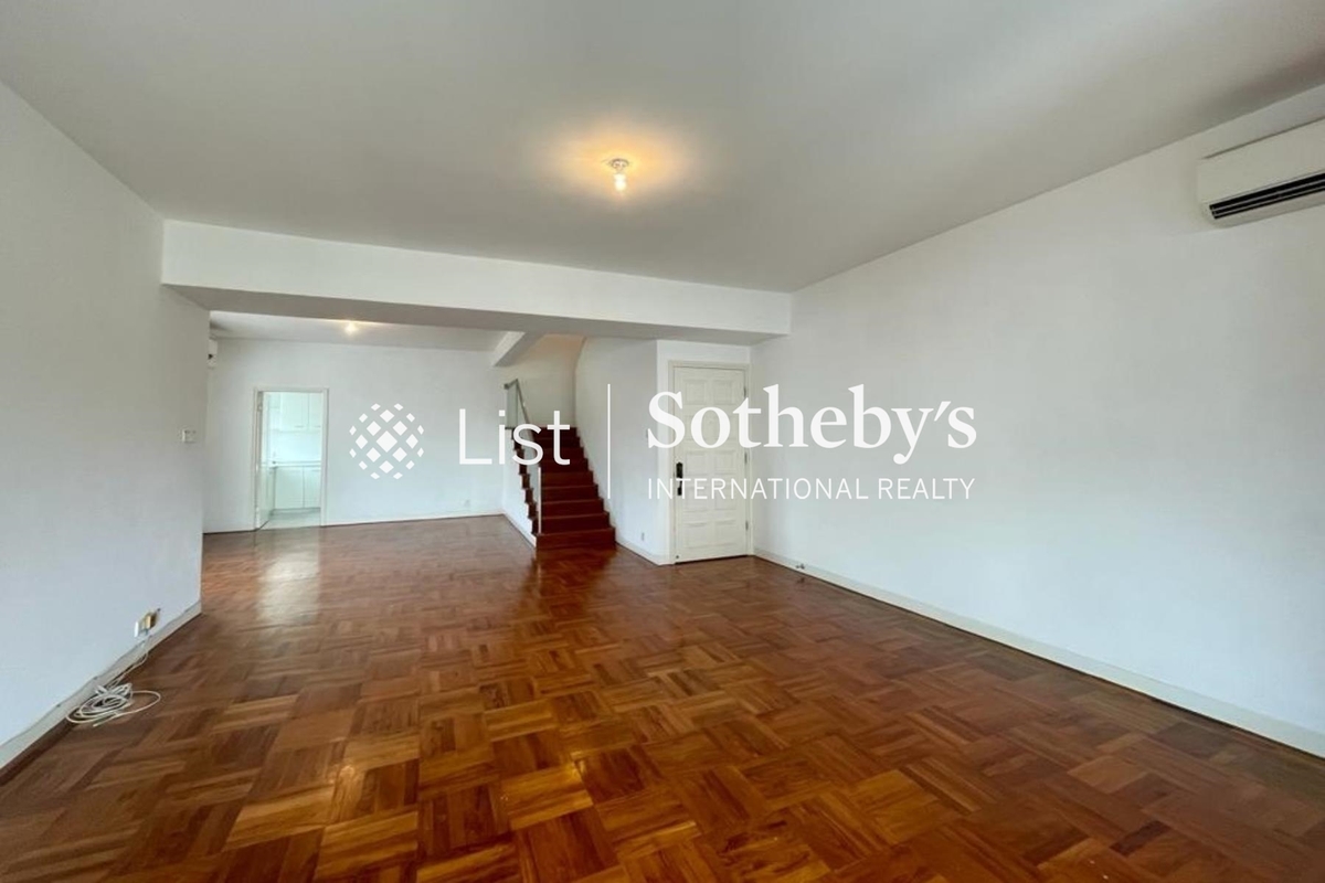 Stanley Knoll 赤柱山莊 | Living and Dining Room