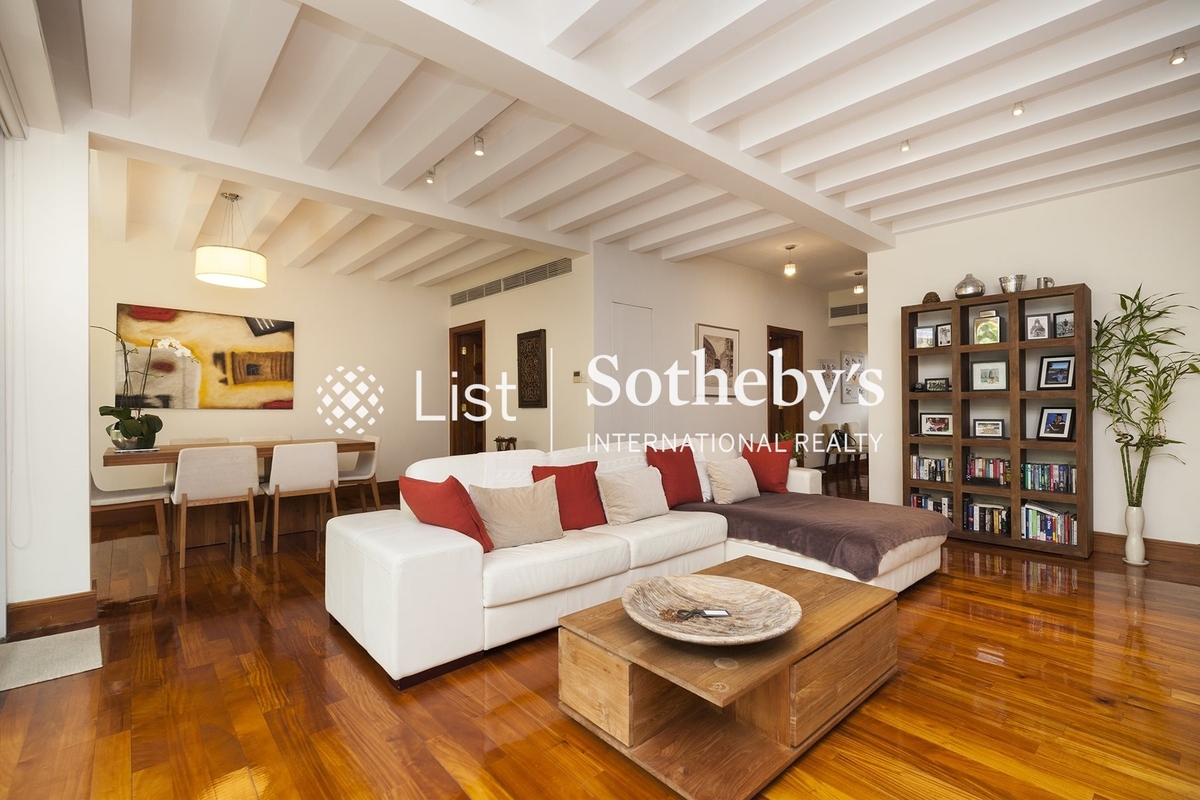 Carmelia Carmelia | Living and Dining Room