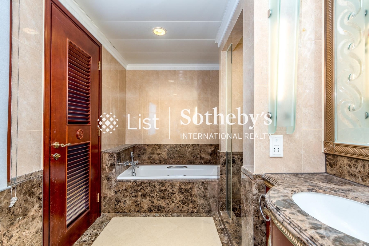 Regalia Bay 富豪海灣 | Master Bathroom