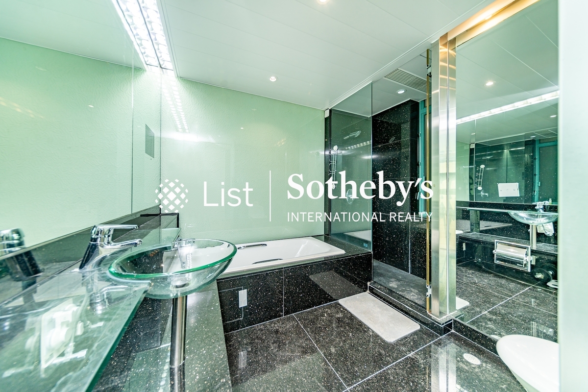 Regalia Bay 富豪海灣 | Second En-suite Bathroom