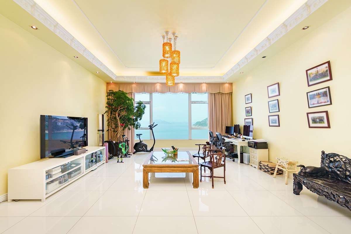 Regalia Bay 富豪海湾 | Living and Dining Room