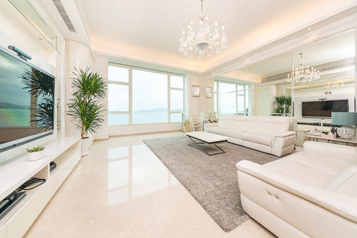 Regalia Bay 富豪海湾 | Living and Dining Room