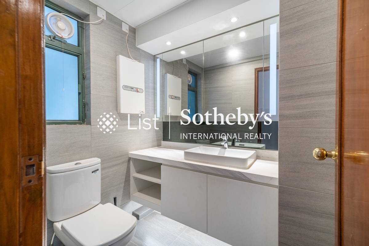 Monmouth Villa 萬茂苑 | Master Bathroom