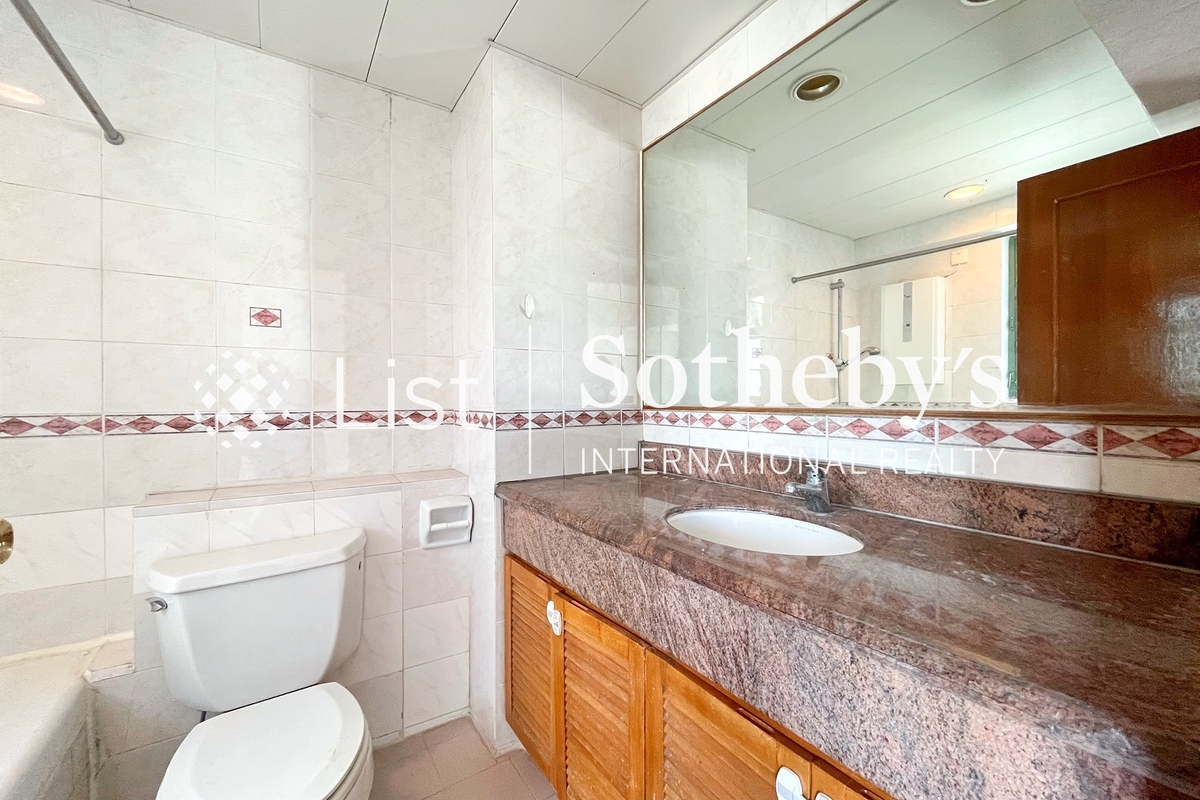 Monmouth Villa 萬茂苑 | Master Bathroom