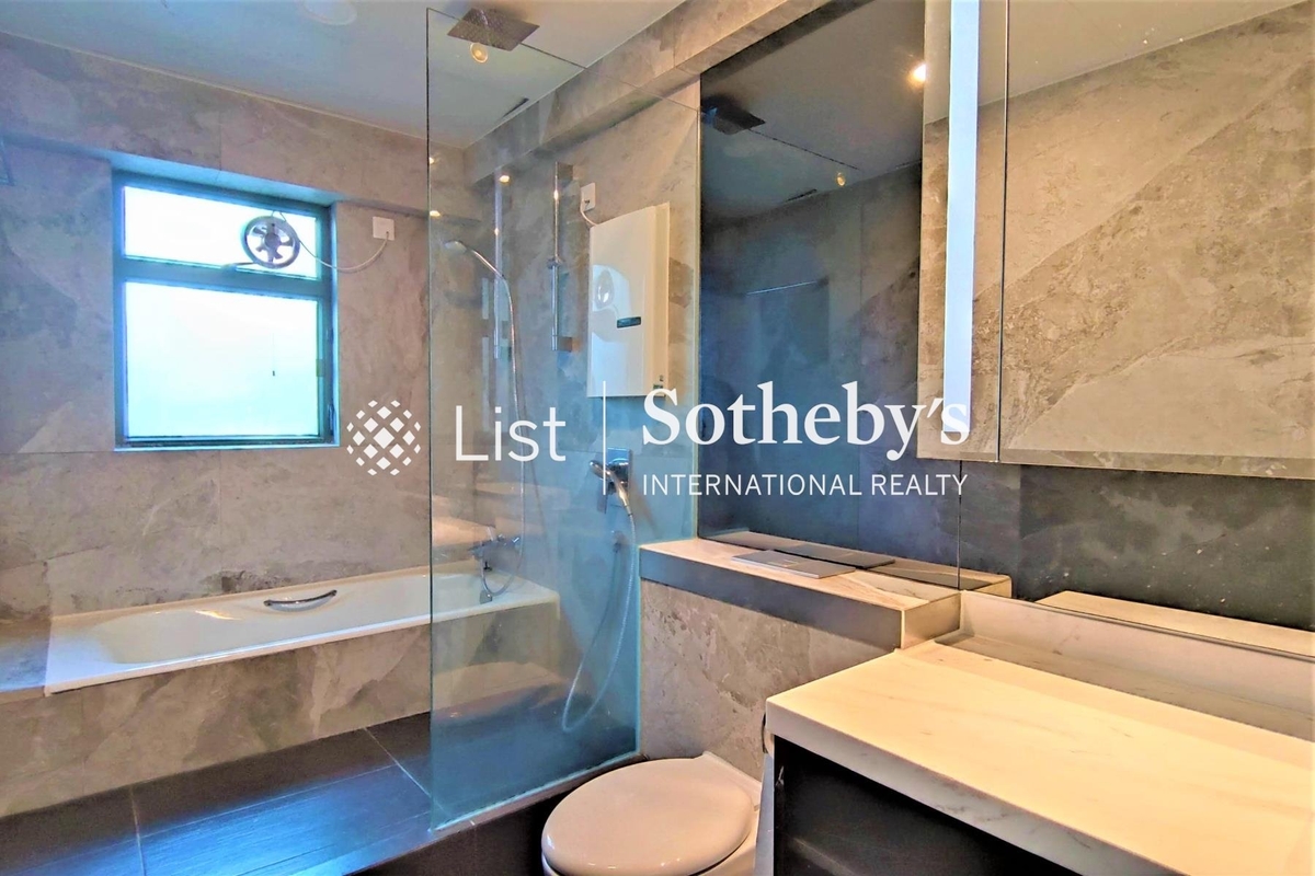 Monmouth Villa 萬茂苑 | Master Bathroom