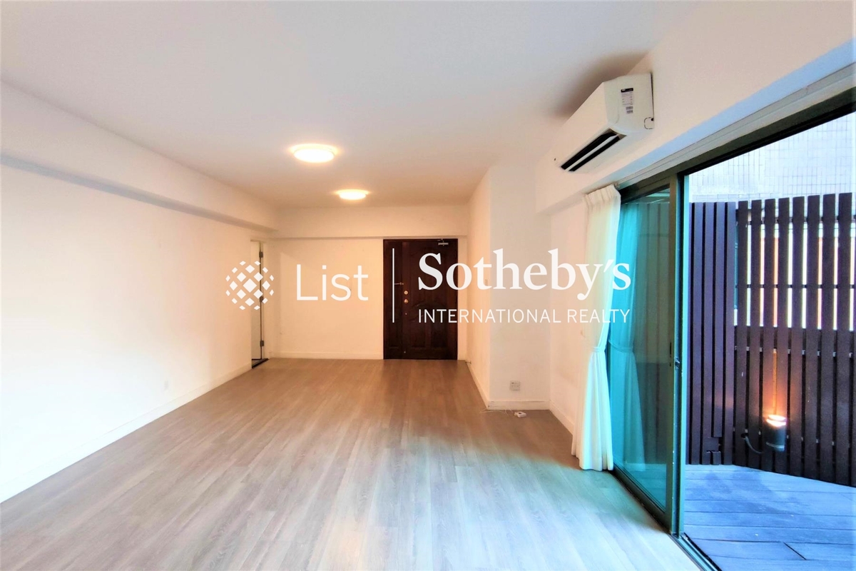 Monmouth Villa 萬茂苑 | Living and Dining Room