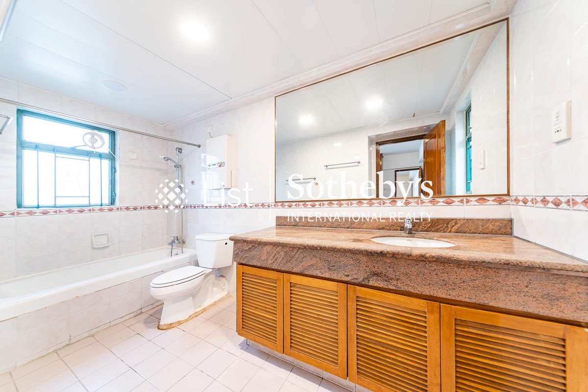 Monmouth Villa 萬茂苑 | Master Bathroom