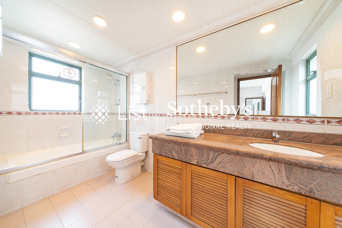 Monmouth Villa 萬茂苑 | Master Bathroom