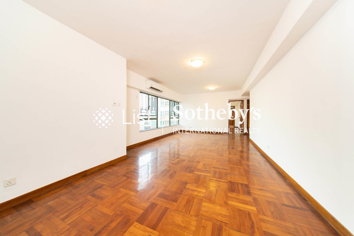 Monmouth Villa 萬茂苑 | Living and Dining Room