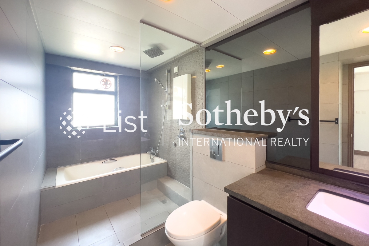 Monmouth Villa 萬茂苑 | Master Bathroom