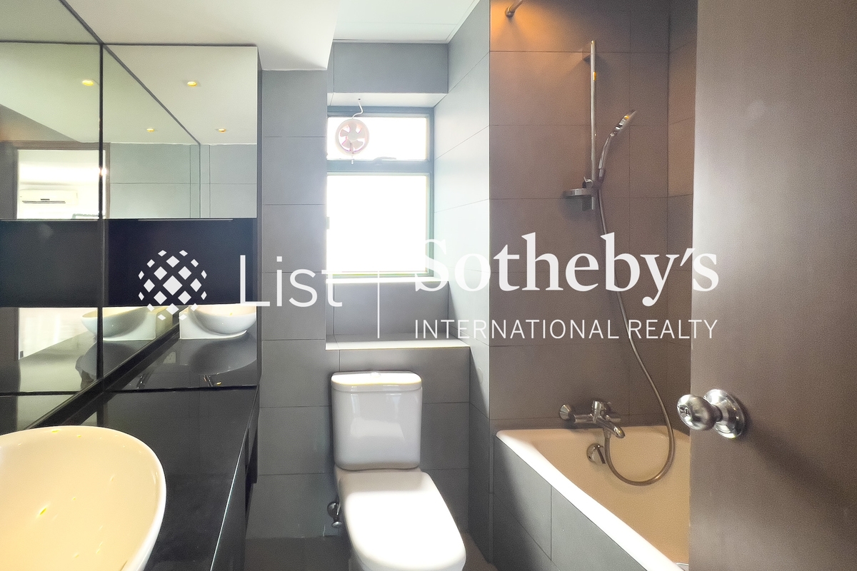 Monmouth Villa 萬茂苑 | Guest Bathroom