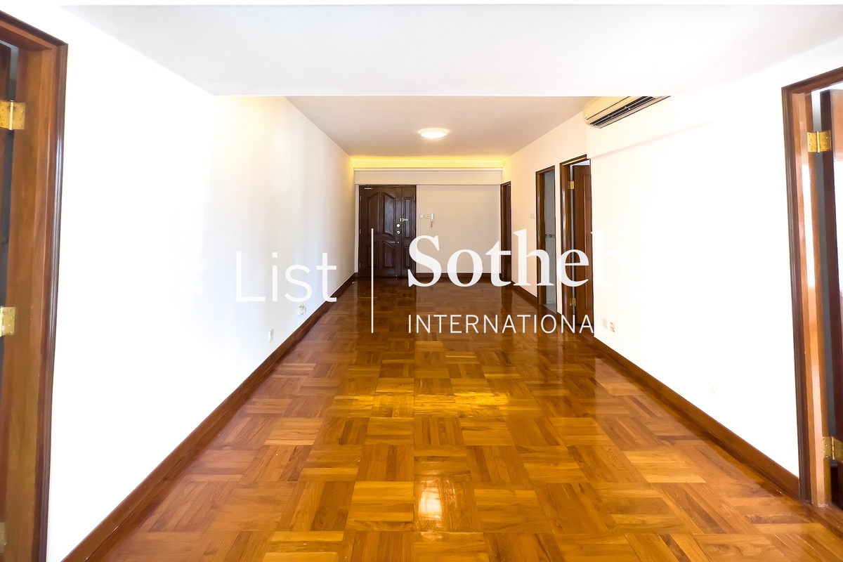 Monmouth Villa 萬茂苑 | Living and Dining Room