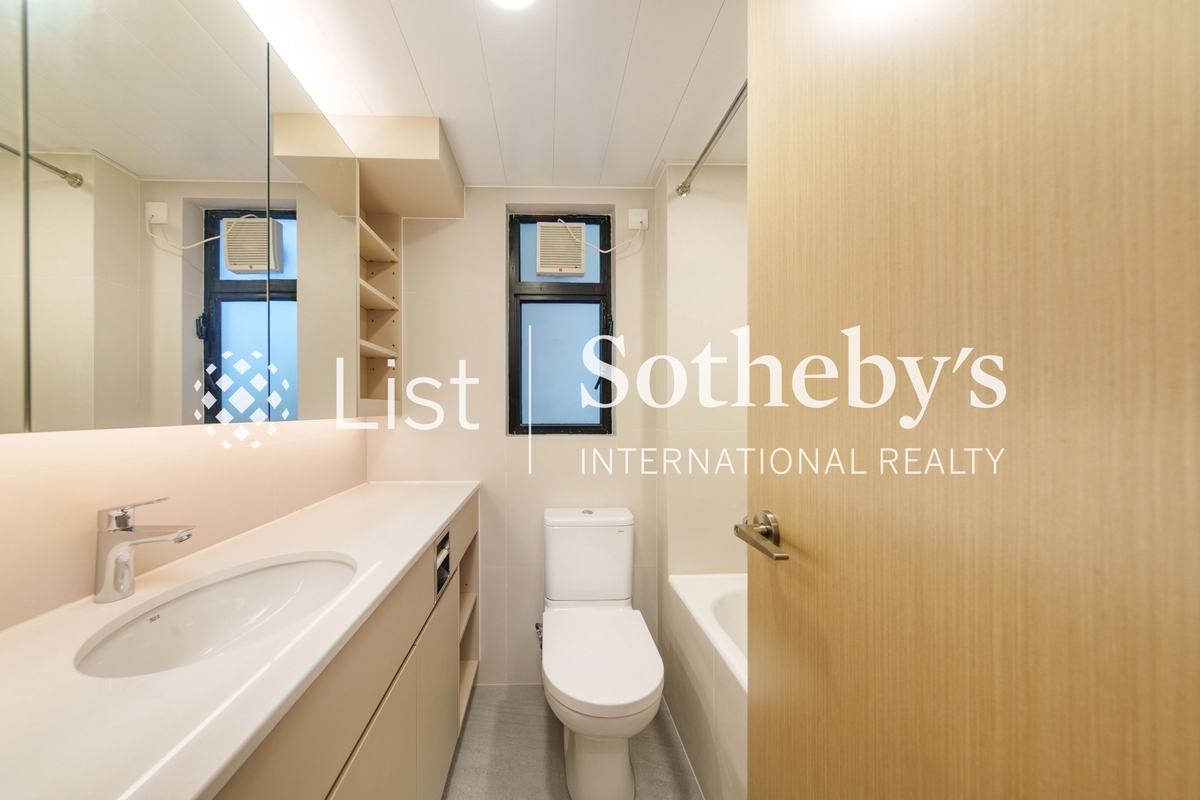 62B Robinson Road 愛富華庭 | Master Bathroom