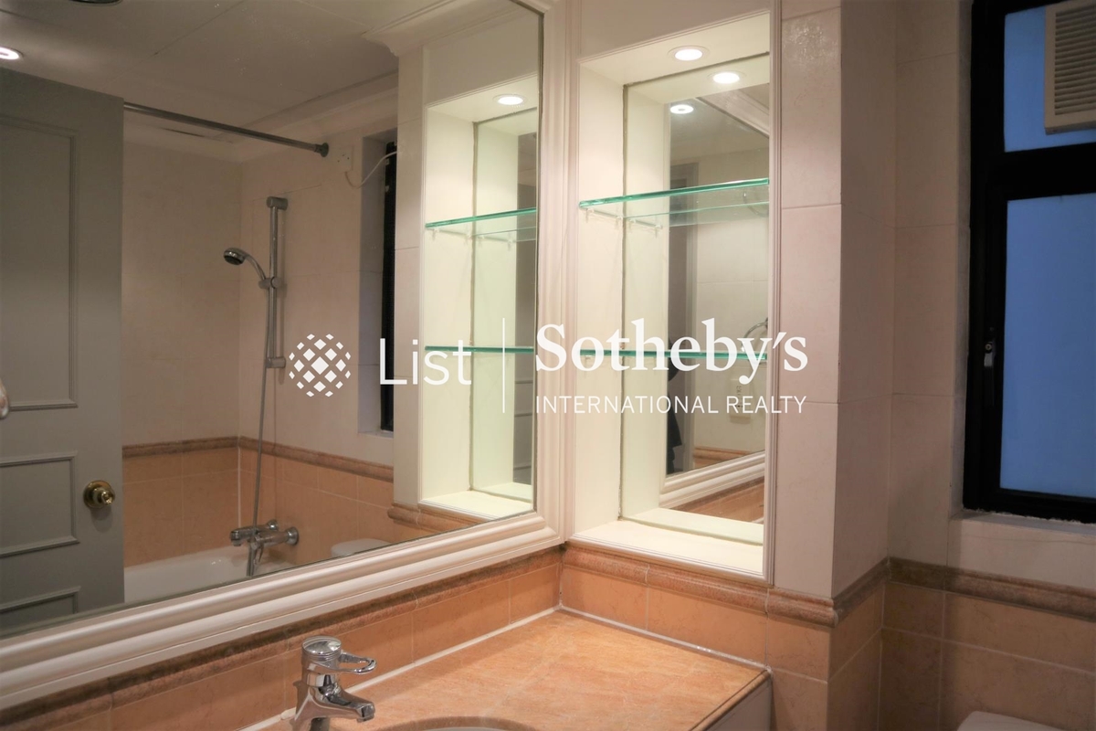 62B Robinson Road 愛富華庭 | Guest Bathroom