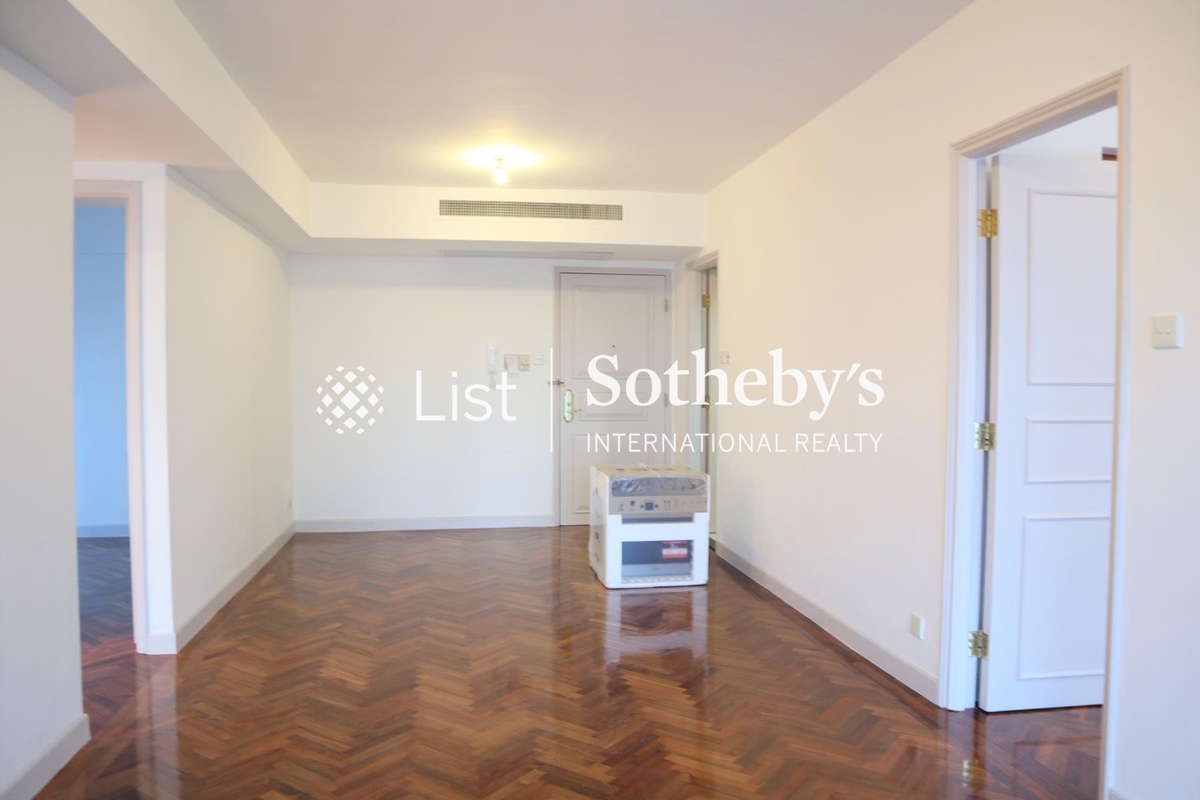 62B Robinson Road 愛富華庭 | Living and Dining Room