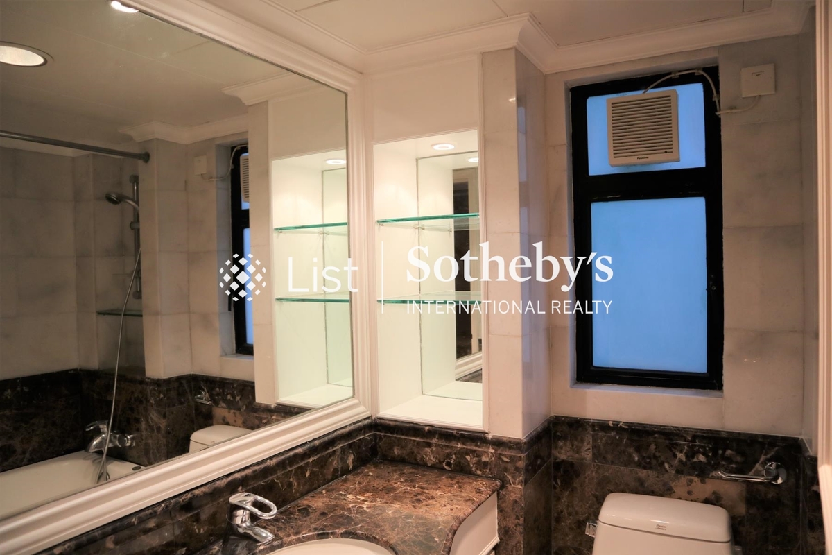 62B Robinson Road 愛富華庭 | Master Bathroom