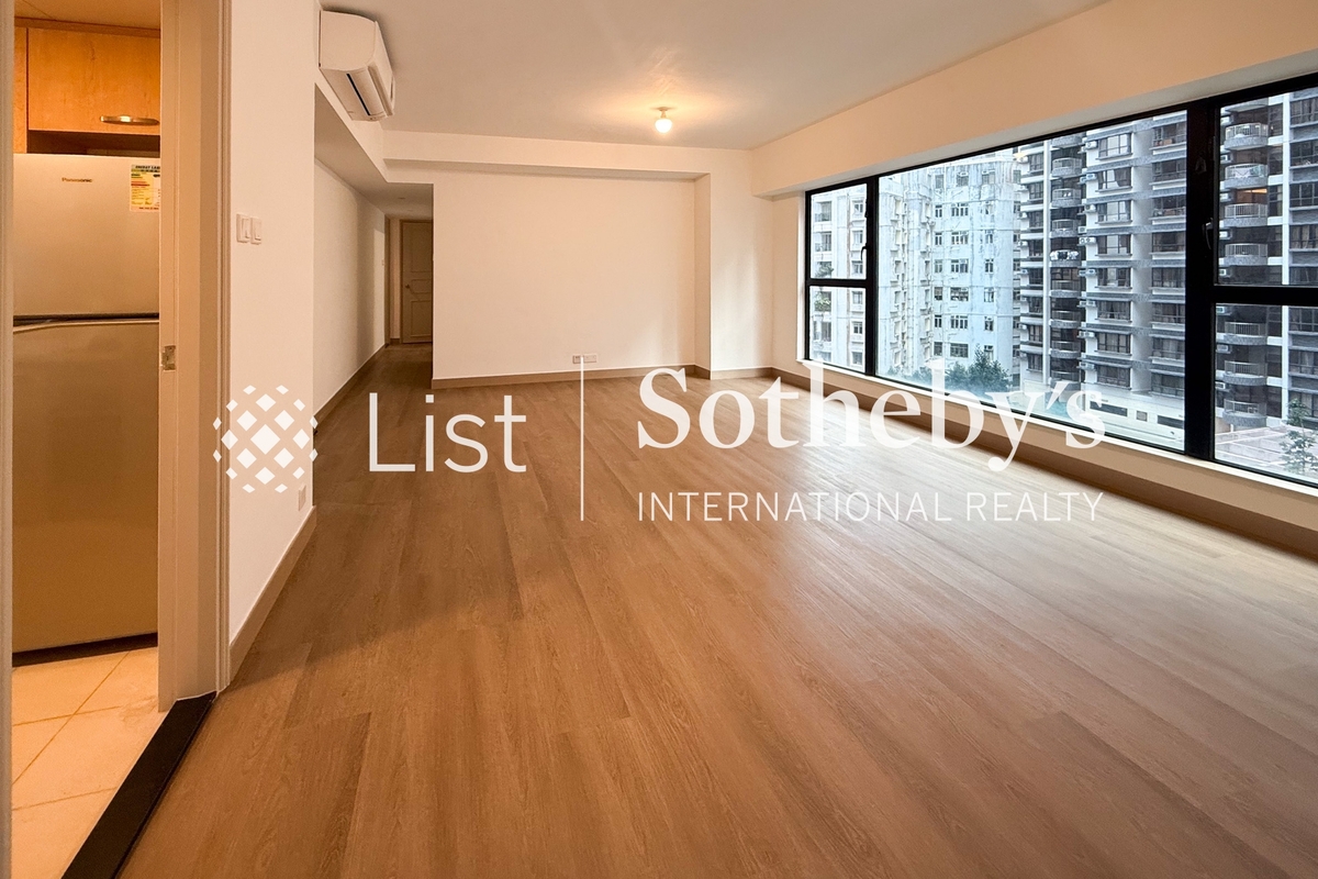 62B Robinson Road 愛富華庭 | Living and Dining Room