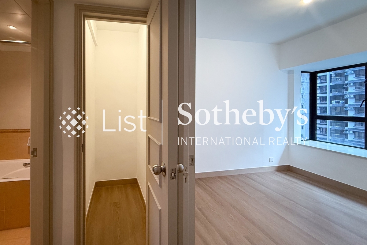 62B Robinson Road 愛富華庭 | Storage at Entrance