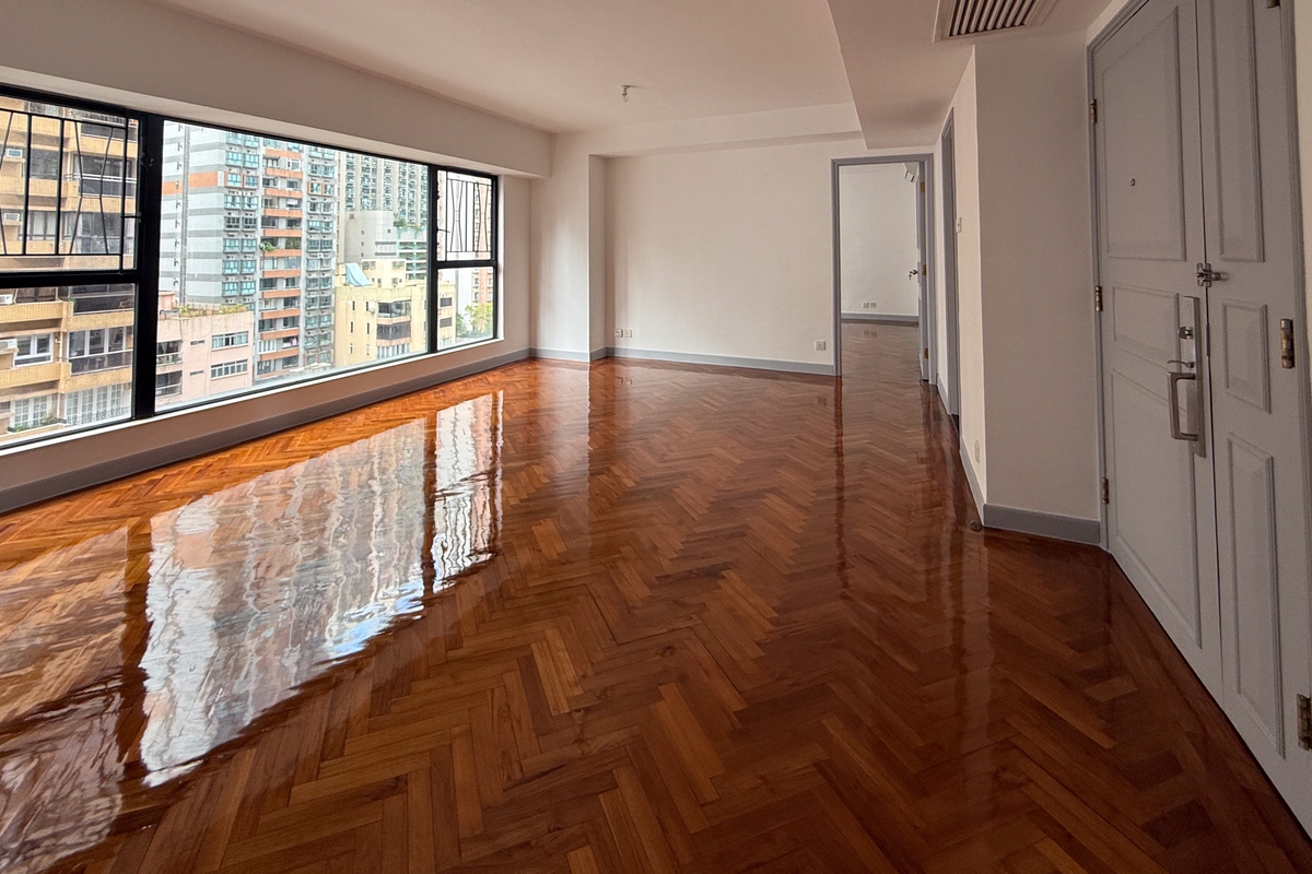 62B Robinson Road 愛富華庭 | Living and Dining Room