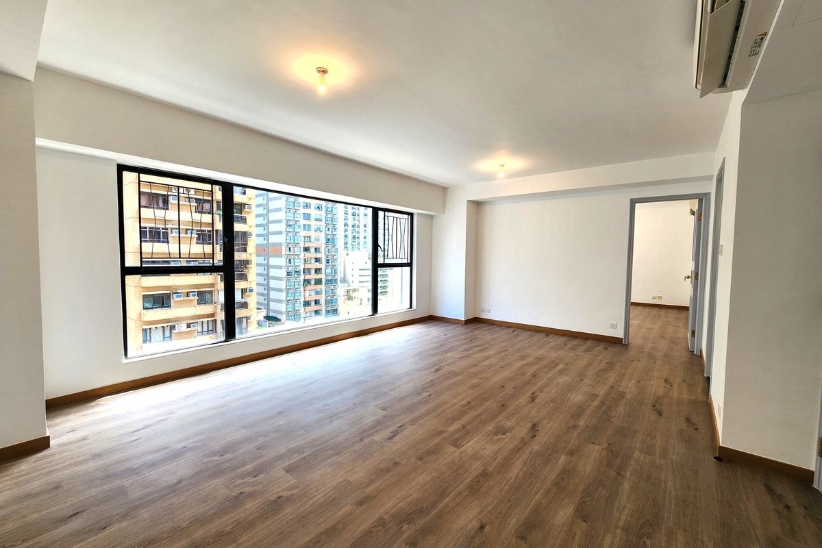 62B Robinson Road 愛富華庭 | Living and Dining Room