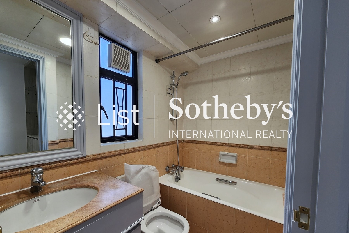 62B Robinson Road 愛富華庭 | Master Bathroom