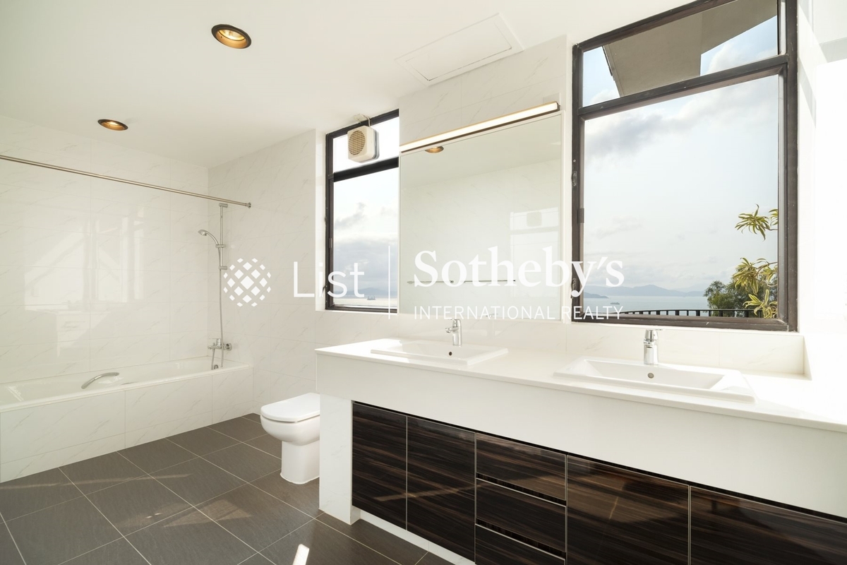 Magnolia Villas 百合苑 | Master Bathroom