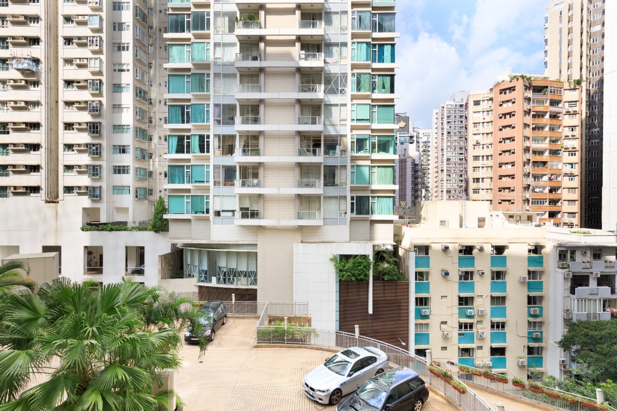Olympian Mansion 李園 | View from Living Room