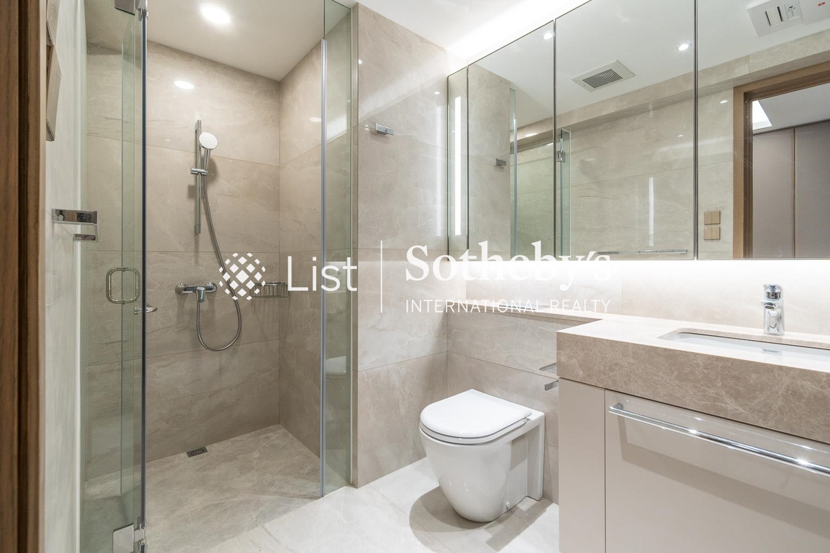 Olympian Mansion 李園 | Master Bathroom