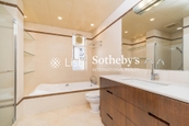 Olympian Mansion 李園 | Master Bathroom