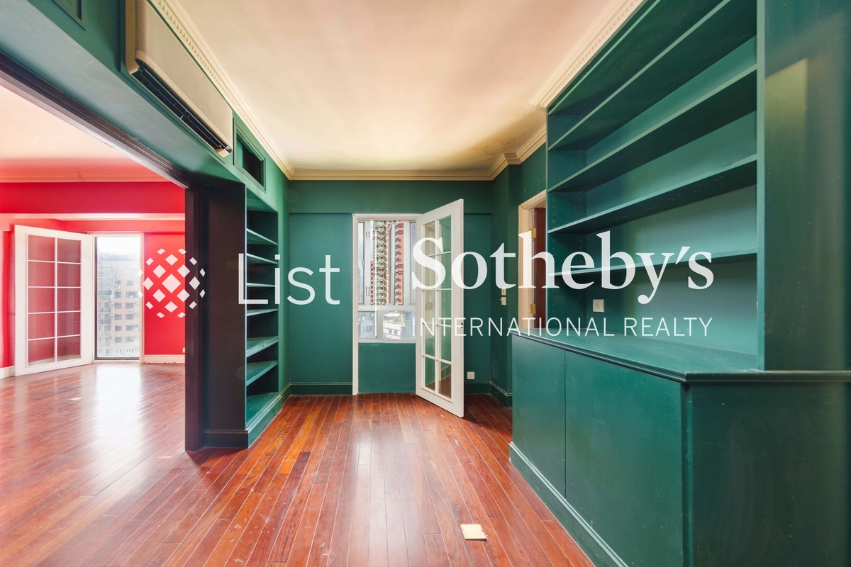 Woodland Gardens 華翠園 | Living Room