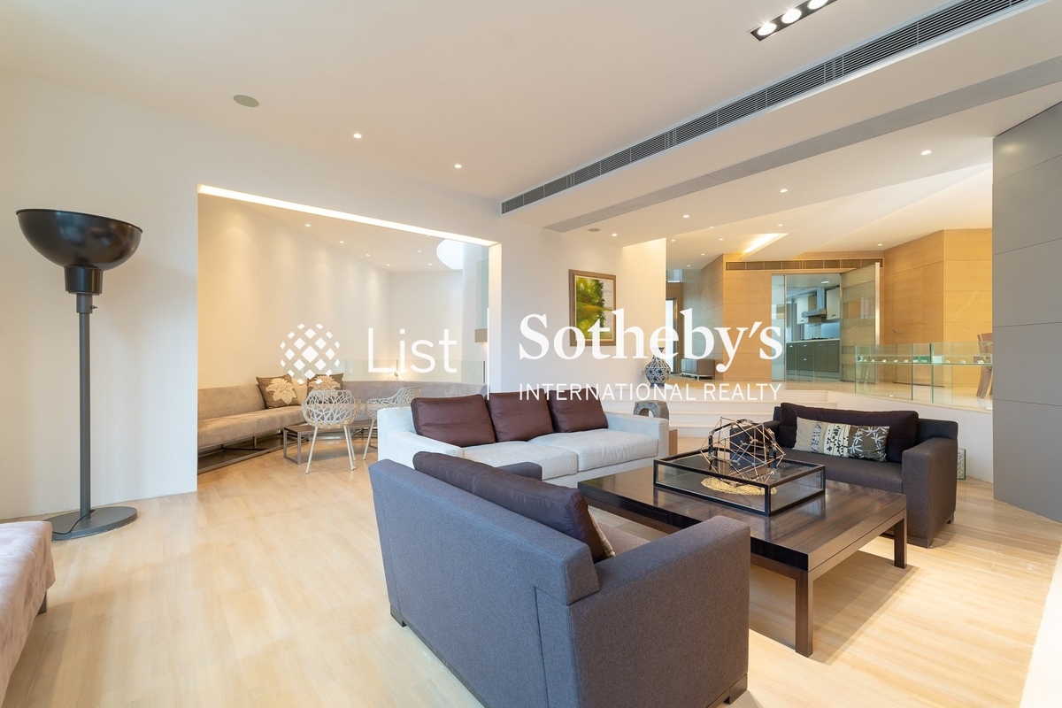 Yue Hei Yuen 裕熙園 | Living Room and Family Room