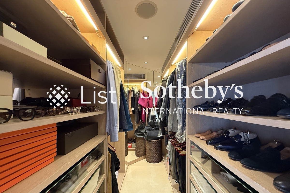 Yue Hei Yuen 裕熙園 | First Walk-in Closet