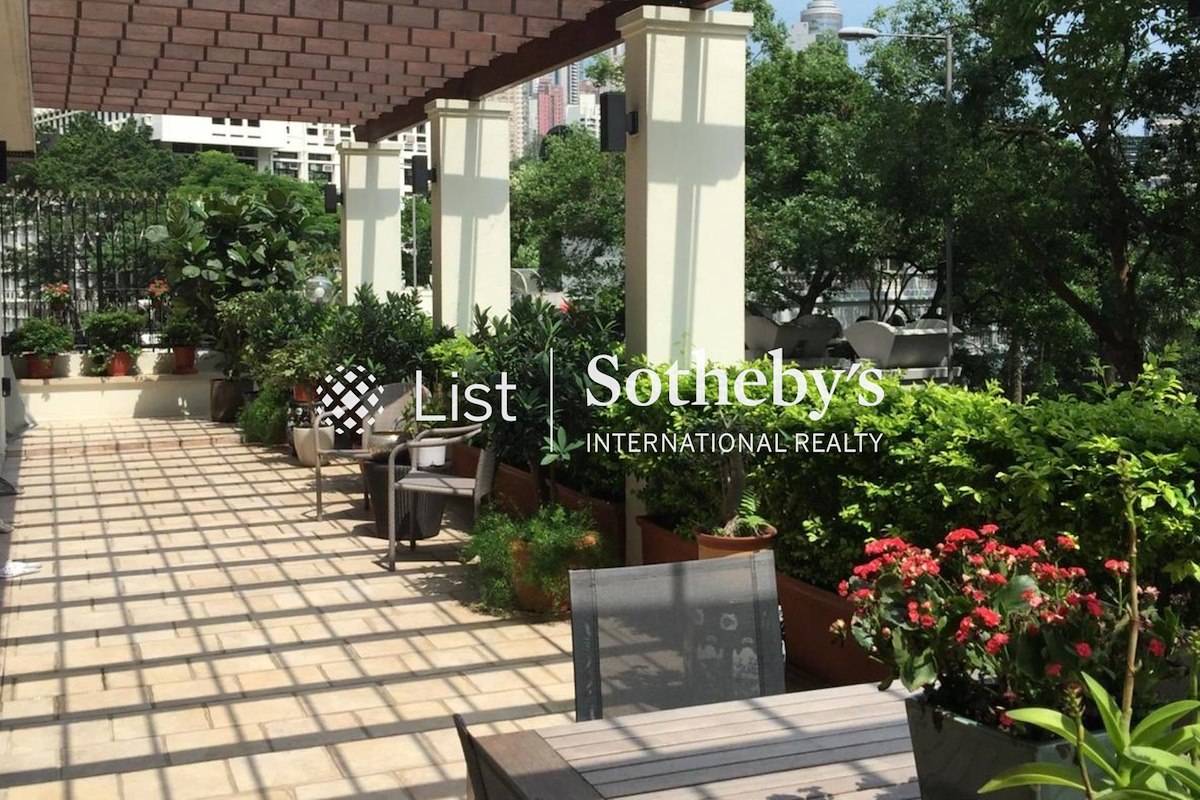 Kennedy Apartment 坚尼地大厦 | Private Terrace off Living and Dining Room