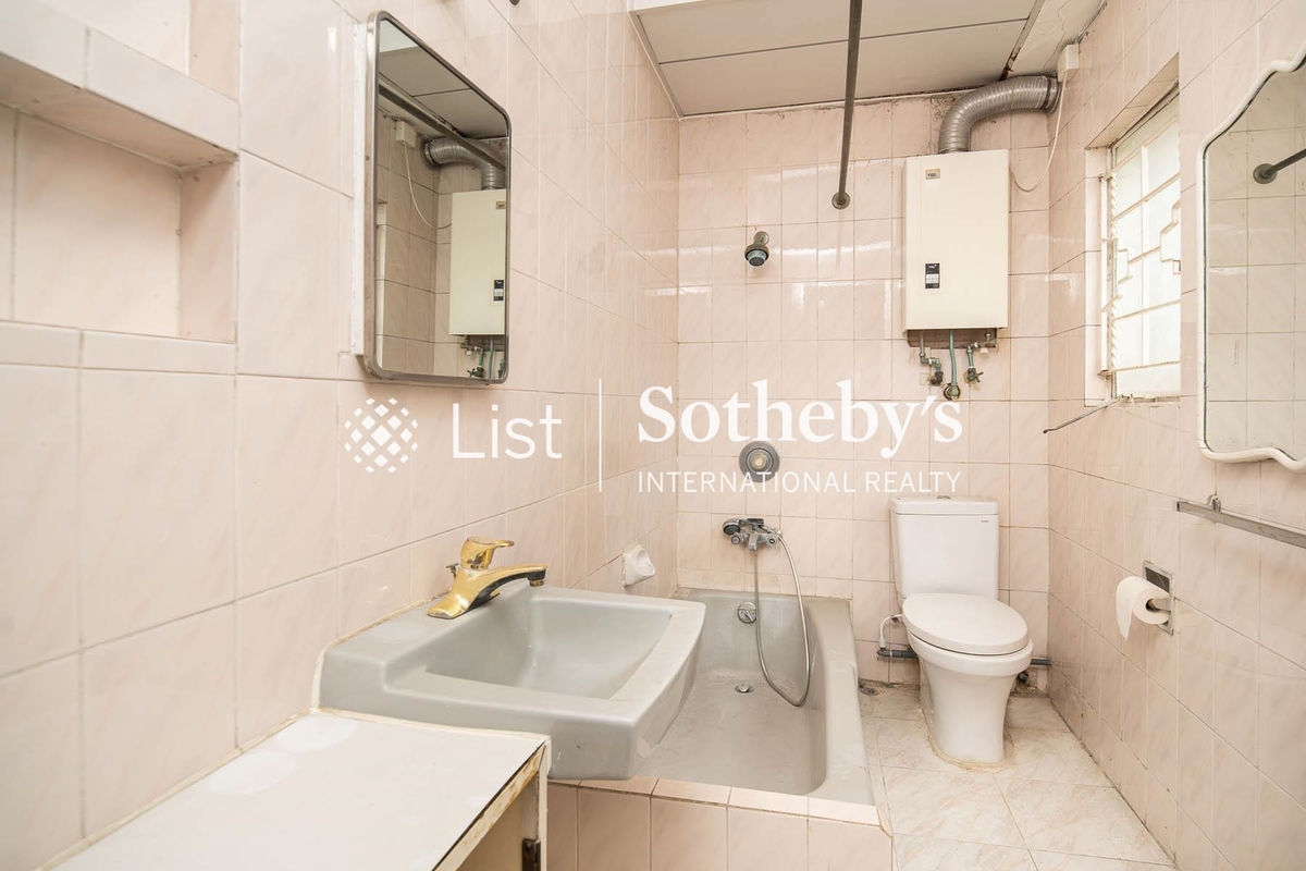 Chenyu Court 燦如閣 | Master Bathroom