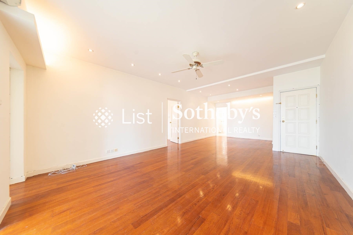 No. 38B-38C Kennedy Road 堅尼地道38B-38C號 | Living and Dining Room