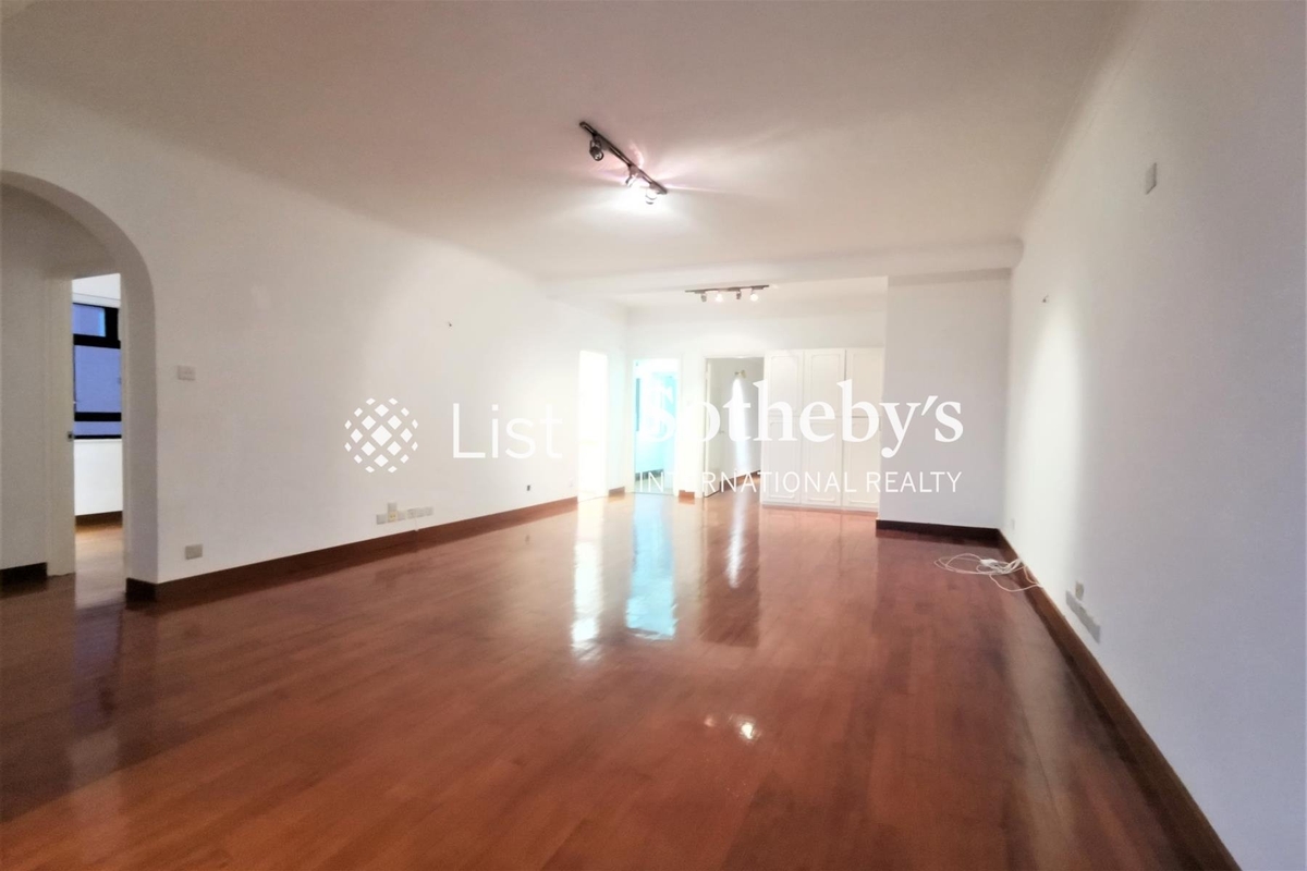 No. 38B-38C Kennedy Road 堅尼地道38B-38C號 | Living and Dining Room