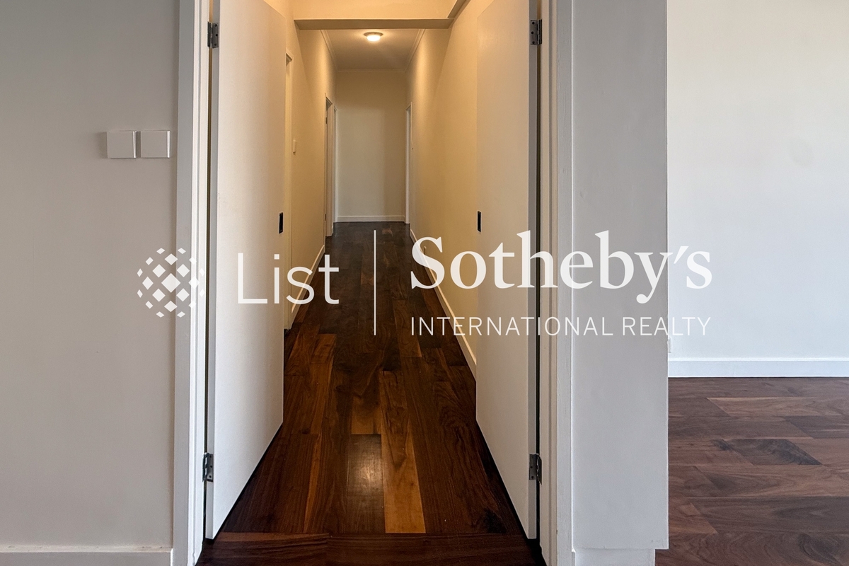 Man Yuen Garden 文苑花園大廈 | Corridor